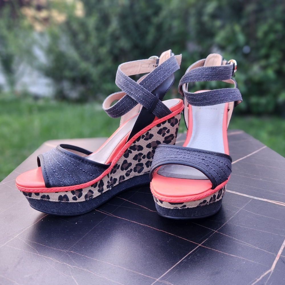 G by Guess Platform Wedges Strappy Sandals Women's 7 Leapard Print